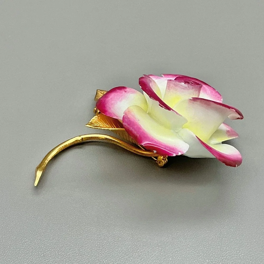 Vintage Giovanni Pink White Enamel Rose Flower Brooch Gold Tone Signed Floral